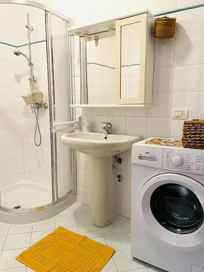 Apartment Appartamento Giallo Peschiera del Garda